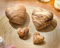 Deko-Herz Olivenholz 7 cm, Text mit bis zu 30 Zeichen GRATIS ab 55 Euro